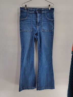 American Eagle AEO Super Hi-Rise Flare Jeans Size 8